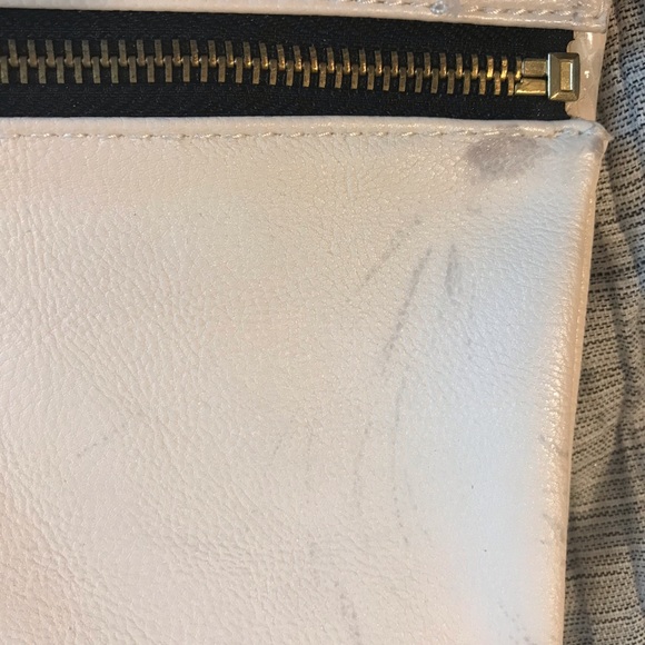 H&M White & Black Zippered Clutch - Used Condition - Picture 5 of 7
